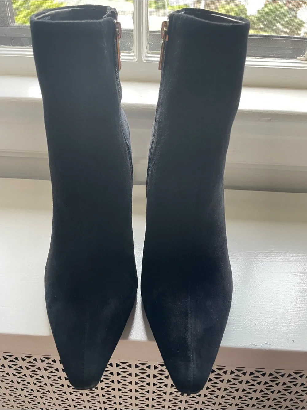 Kenneth Cole black suede
